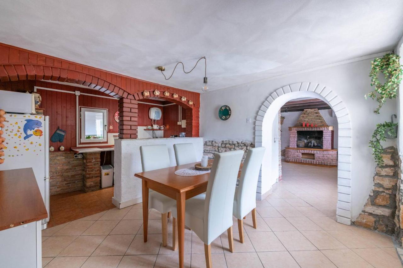 Holiday House Ruba Marčana エクステリア 写真