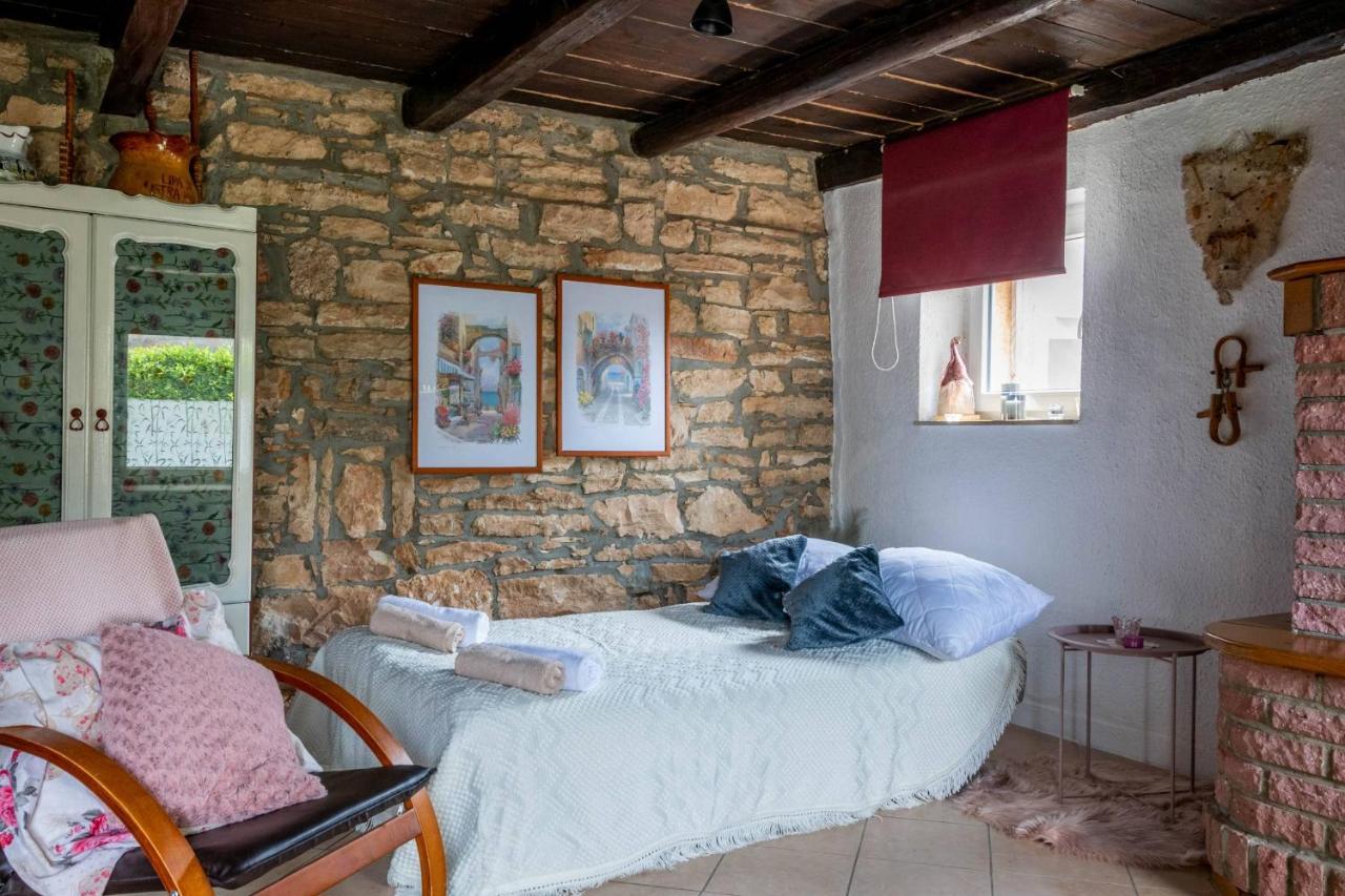 Holiday House Ruba Marčana エクステリア 写真