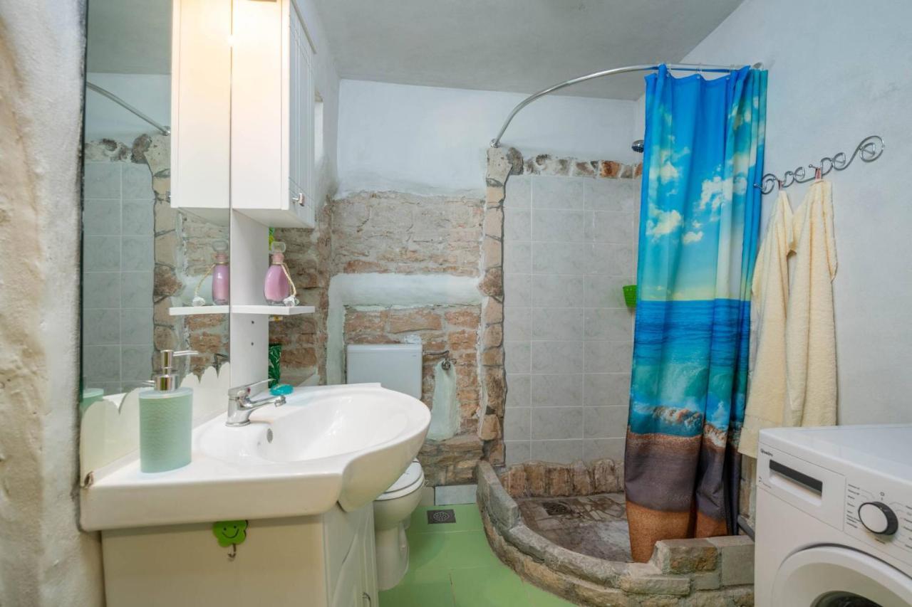 Holiday House Ruba Marčana エクステリア 写真